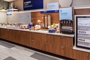 Holiday Inn Express & Suites Asheville SW - Outlet Ctr Area Breakfast Bar
