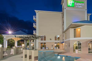 Holiday Inn Express & Suites Asheville SW - Outlet Ctr Area Pool