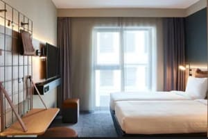 Moxy Brussels City Center guestroom2