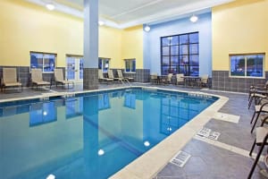 Holiday Inn Express & Suites Niagara Falls Pool
