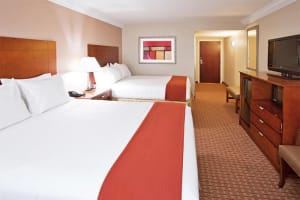 Holiday Inn Express & Suites Niagara Falls Guest Room