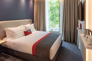 Holiday Inn Express Porto City Centre Guest Room