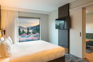 Holiday Inn Express & Suites Queenstown Suite