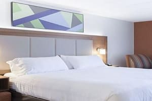 Holiday Inn Express Hotel & Suites Charlottetown Guest Room