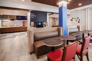 Holiday Inn Express Wells-Ogunquit-Kennebunk Breakfast