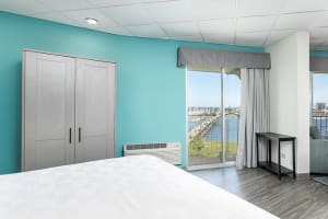 Holiday Inn Charleston-Riverview