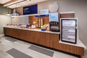 Holiday Inn Express South Lake Tahoe Dining