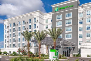 Holiday Inn & Suites Orlando - International Drive South Exterior