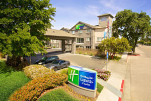 Holiday Inn Express & Suites Paso Robles
