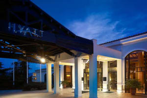 Hyatt Regency Thessaloniki Entrance