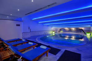 Crowne Plaza Istanbul - Old City Indoor Pool