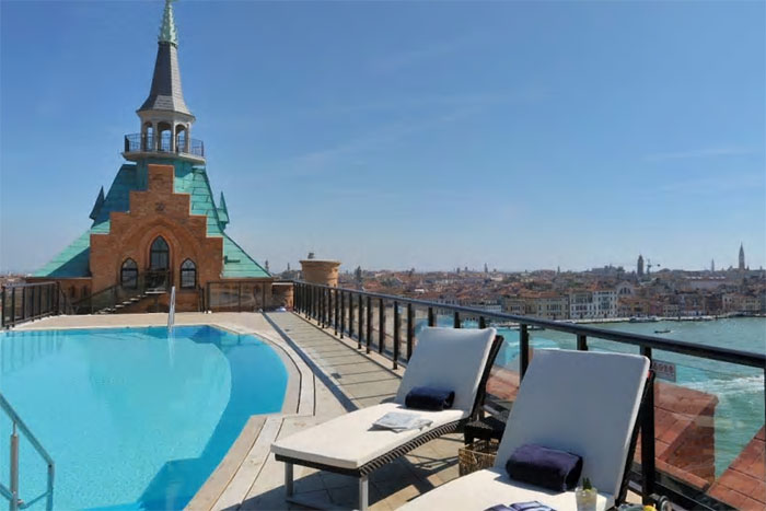 Hilton Molino Stucky Venice Rooftop Pool