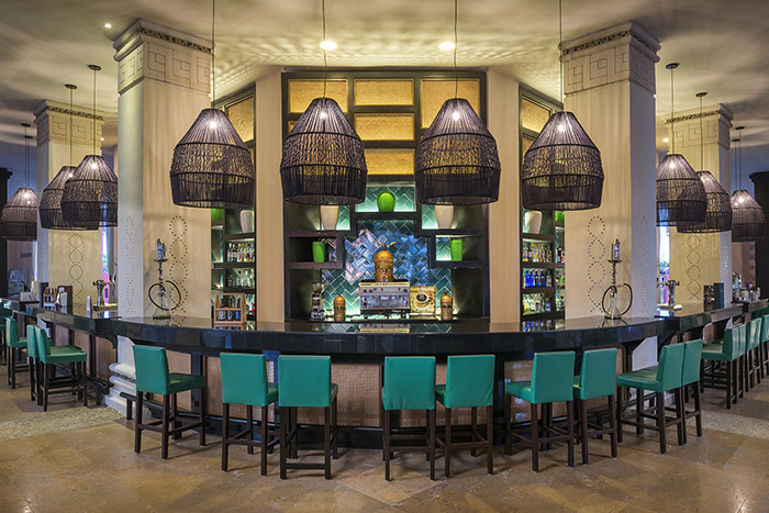 Ocean Coral & Turquesa Hotel Lobby Bar