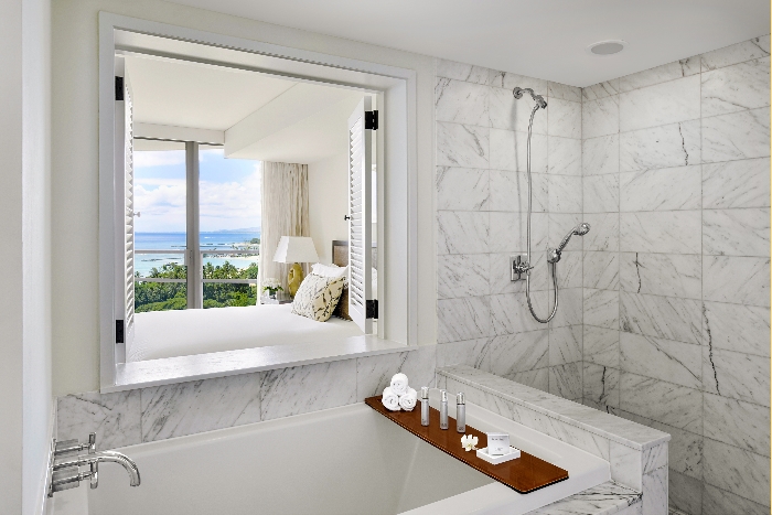 Ka La'i Waikiki Beach, LXR Hotels & Resorts Bathroom